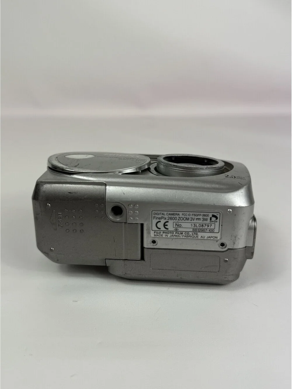 Fujifilm Finepix 2600 Zoom Digital Camera 2 MP For Parts
